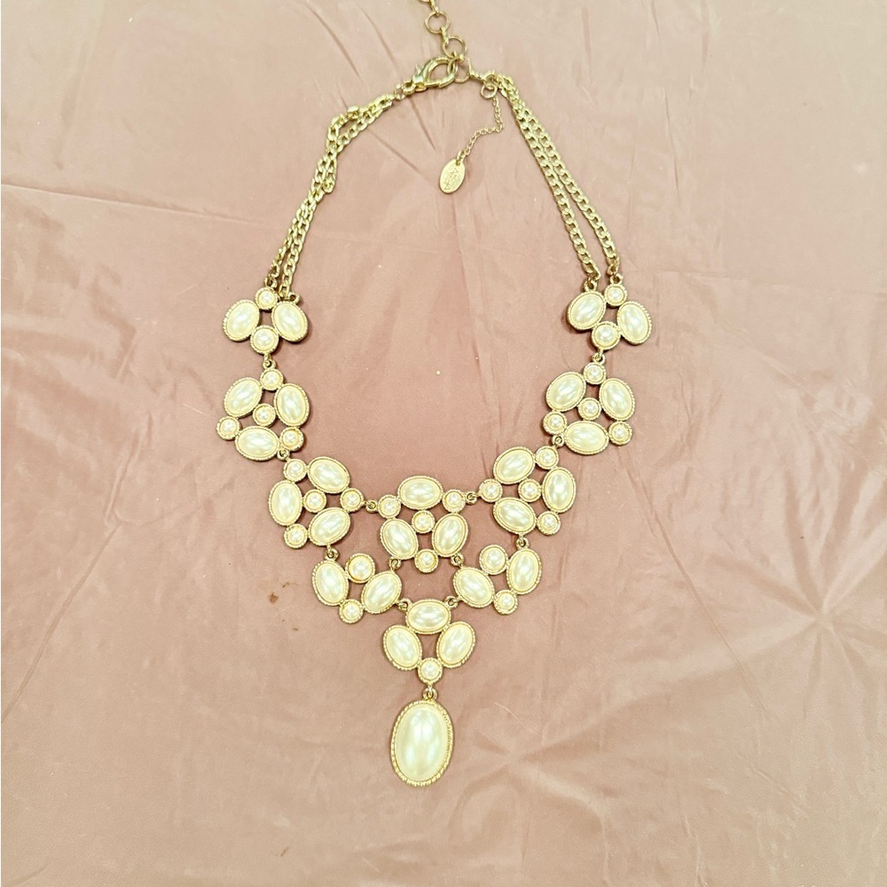 Amrita Singh White/Gold Statement Necklace with Pearl Stones MSRP $145 - Picture 2 of 6